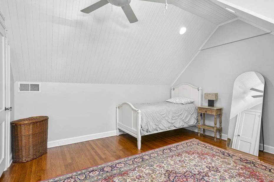 16 Locust Avenue Photo 38