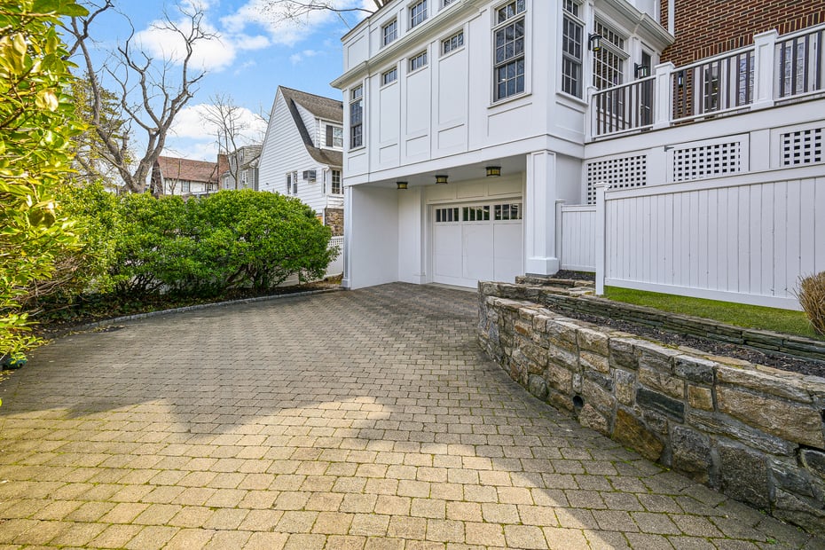 16 Locust Avenue Photo 42