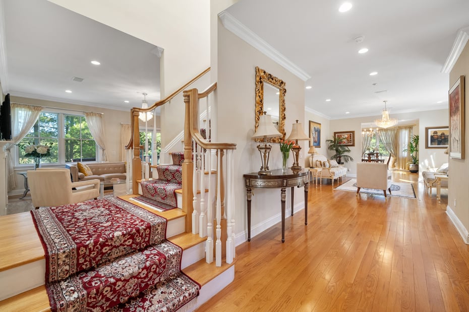 10 Sylvia Avenue Photo 5