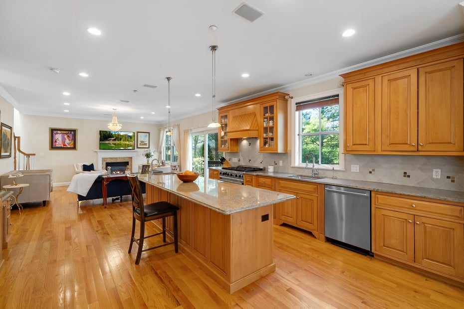 10 Sylvia Avenue Photo 16