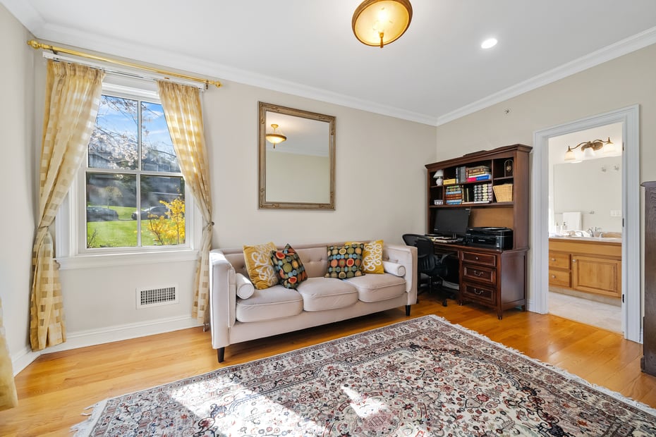 10 Sylvia Avenue Photo 23