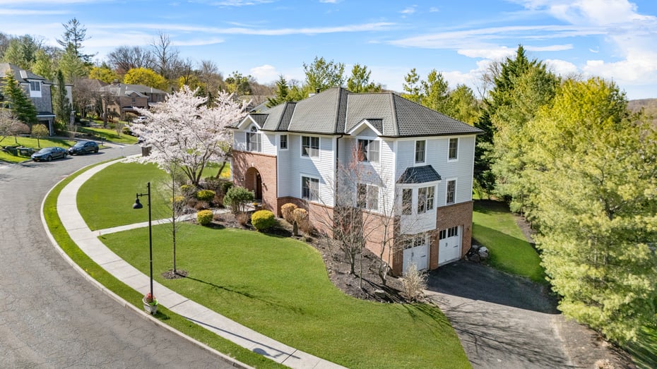 10 Sylvia Avenue Photo 39