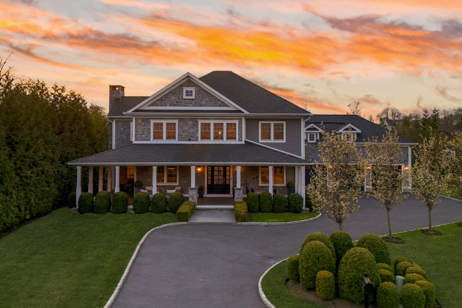 16 Hilltop Drive Photo 1