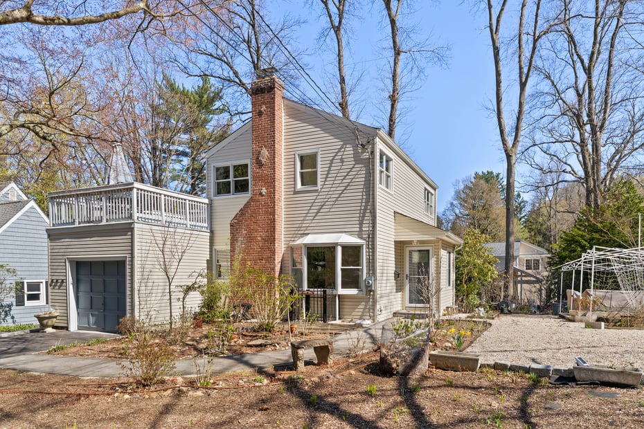 215 Benedict Avenue Photo 2
