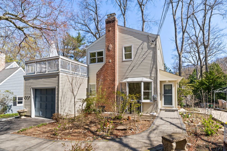 215 Benedict Avenue Photo 1