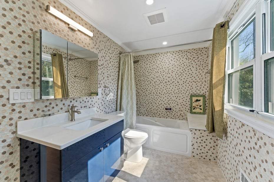 215 Benedict Avenue Photo 8