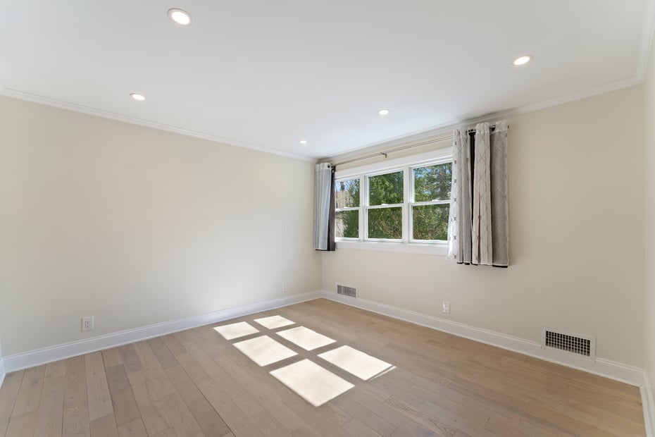 215 Benedict Avenue Photo 9