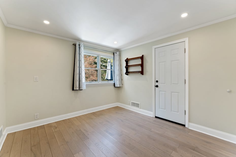 215 Benedict Avenue Photo 13
