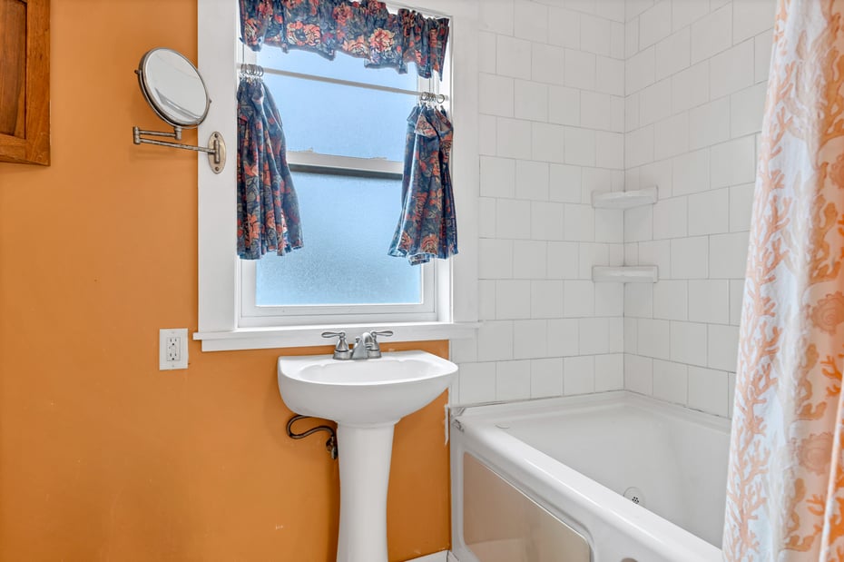 153 Thames Street Photo 24