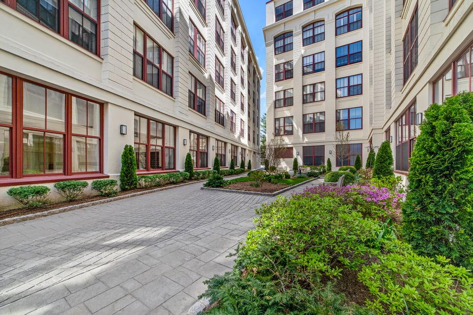 1 Scarsdale Road  #411 Photo 2