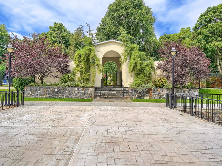 1 Scarsdale Road  #411 Photo 30