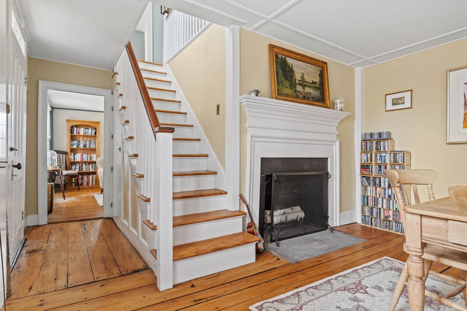 42 New London Road Photo 4