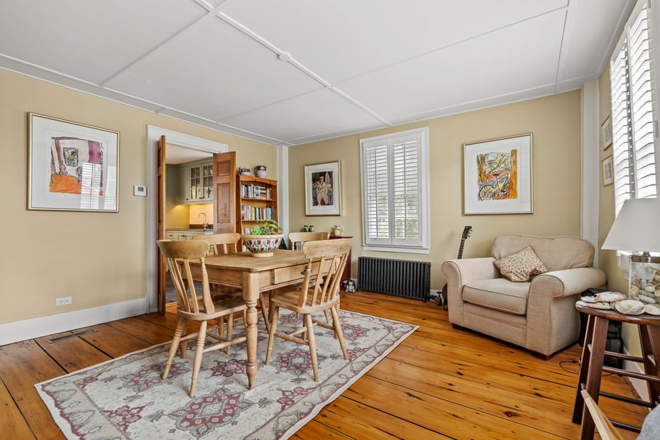 42 New London Road Photo 5