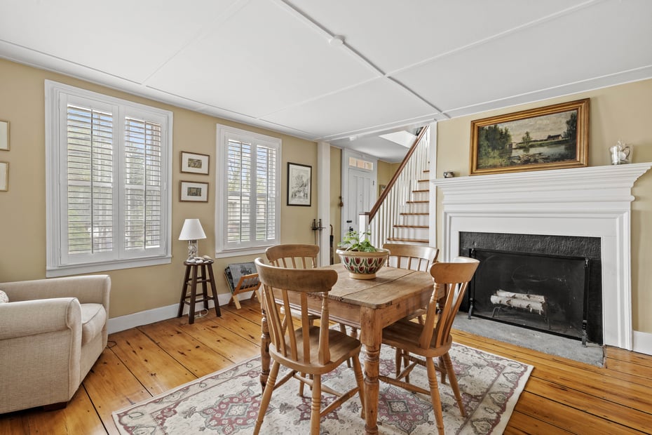 42 New London Road Photo 6