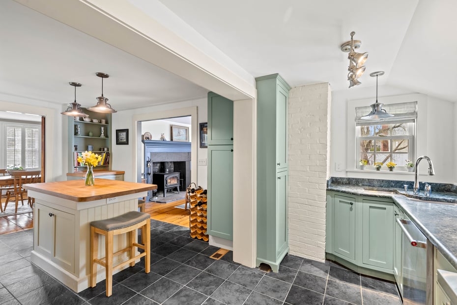 42 New London Road Photo 10