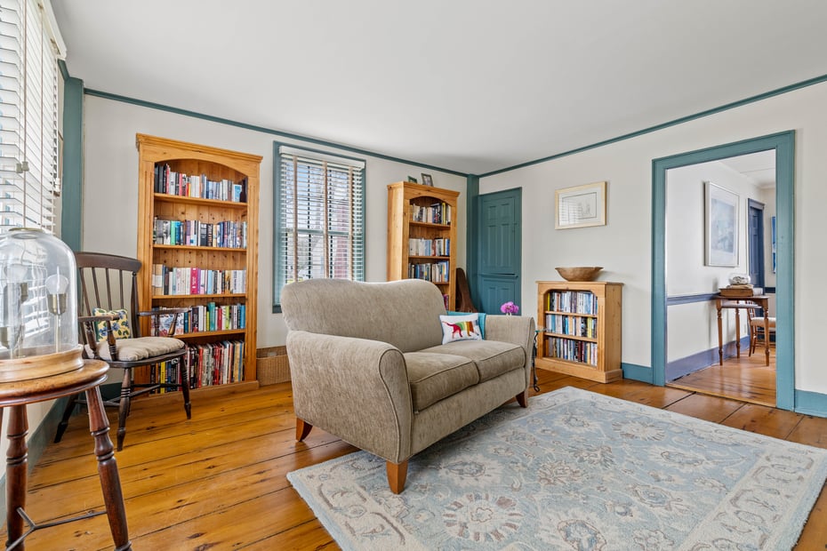 42 New London Road Photo 17