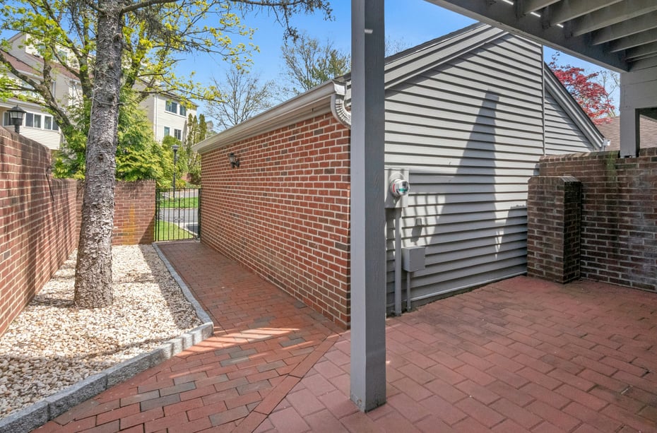 60 Waterside Close Photo 5