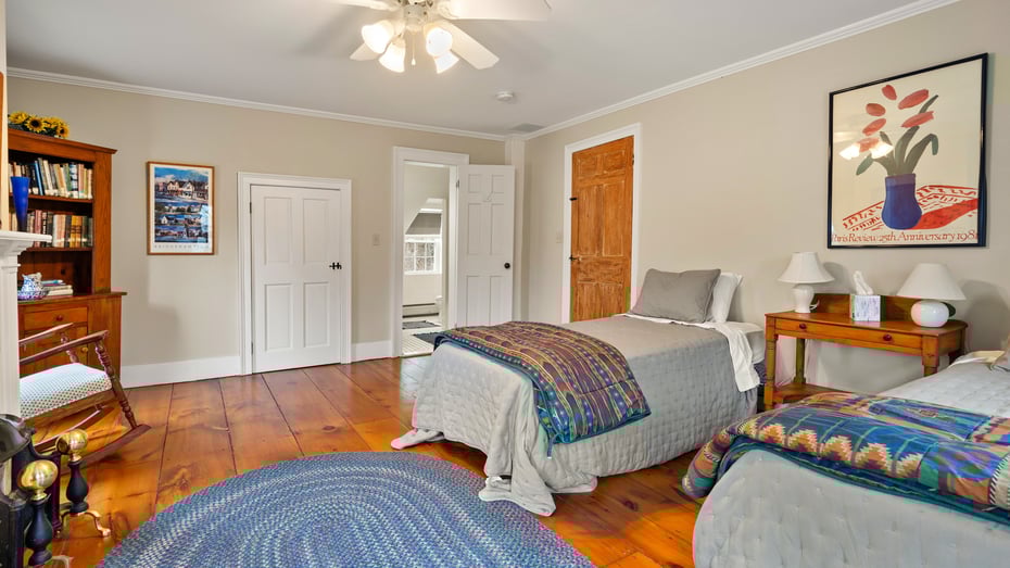 304 Egremont Plain Rd Photo 13