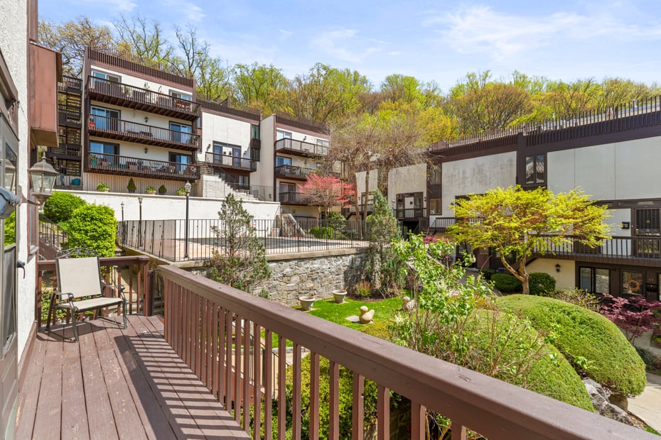 1200 Warburton Avenue  #8 Photo 2