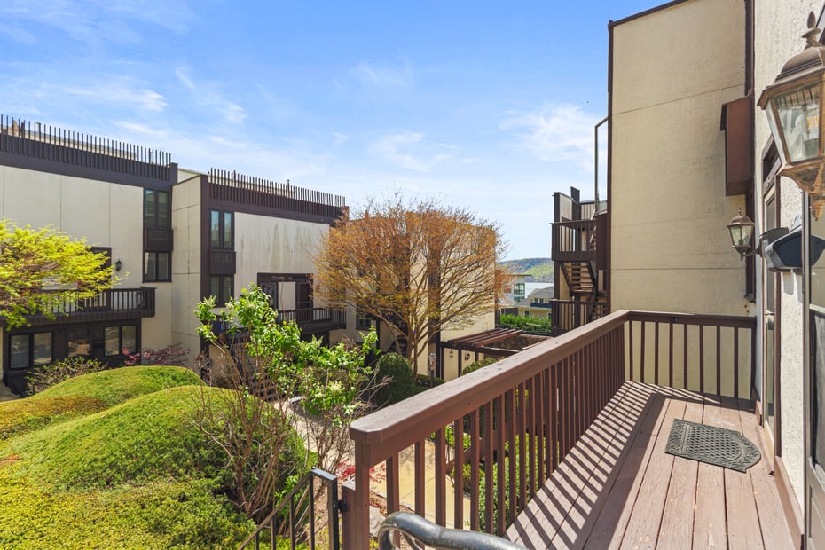 1200 Warburton Avenue  #8 Photo 25