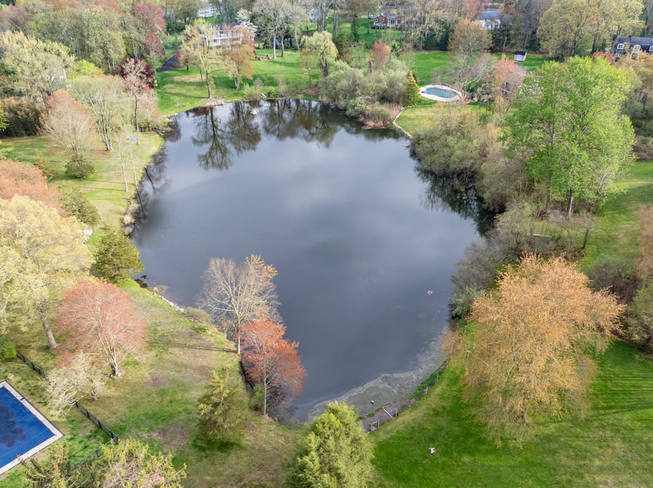 158 Thornwood Road Photo 32