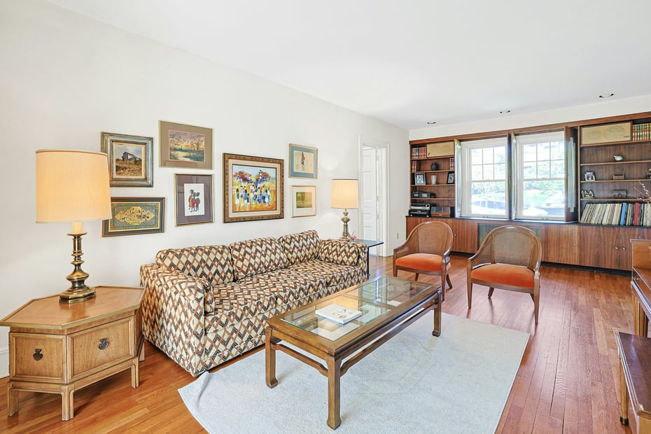 251 Crestwood Avenue Photo 8