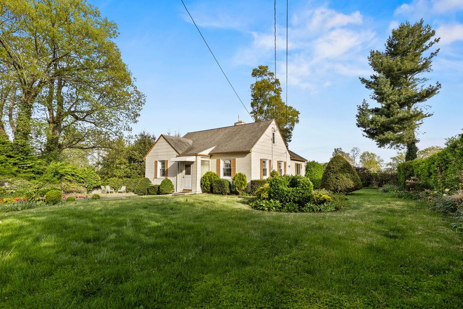 72 Quintard Drive Photo 2