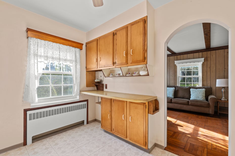 72 Quintard Drive Photo 8
