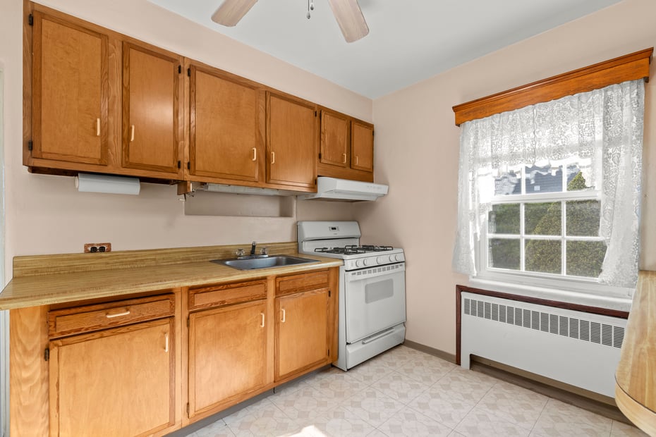 72 Quintard Drive Photo 9