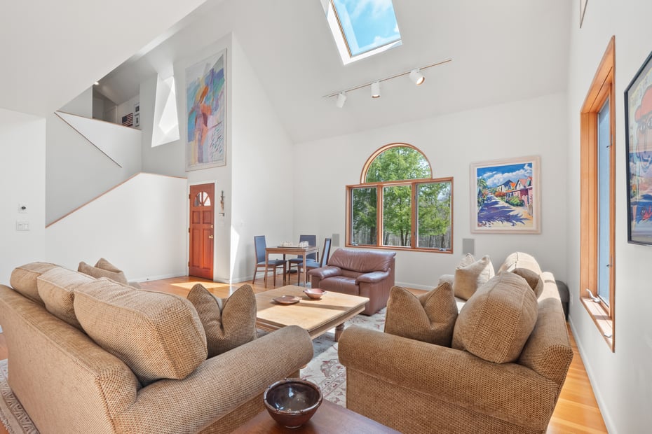 57 Spencer Road Photo 9