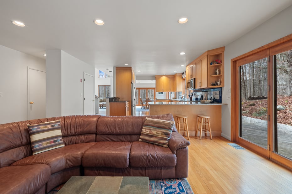 57 Spencer Road Photo 17