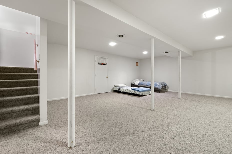 57 Spencer Road Photo 32