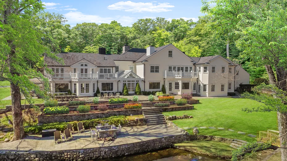 637 Valley Road Photo 1