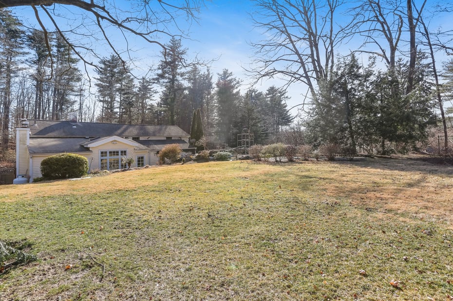 5 Lakeside Drive Photo 40