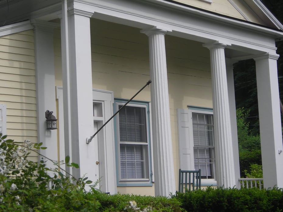 5 Lakeside Drive Photo 2