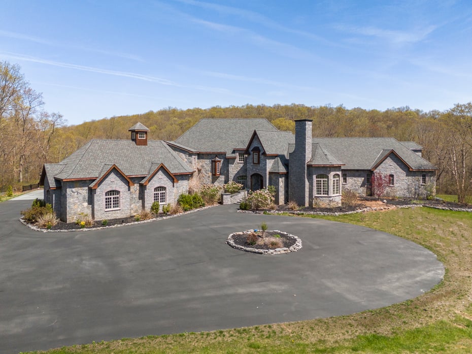 131 Burr Hill Road Photo 2