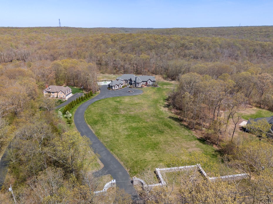 131 Burr Hill Road Photo 36