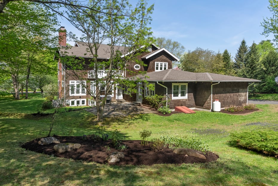 64 East Weatogue Street Photo 3