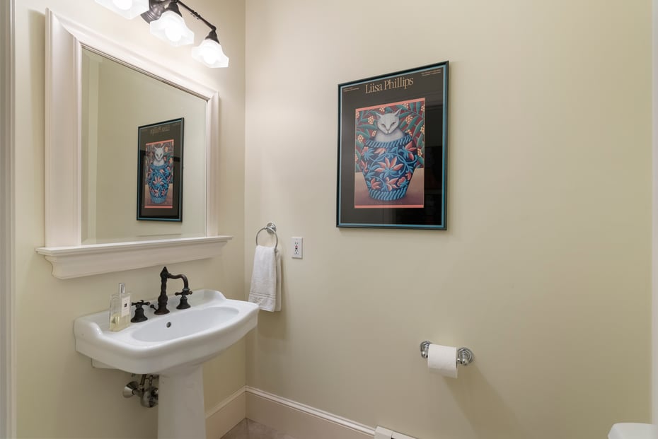 64 East Weatogue Street Photo 32