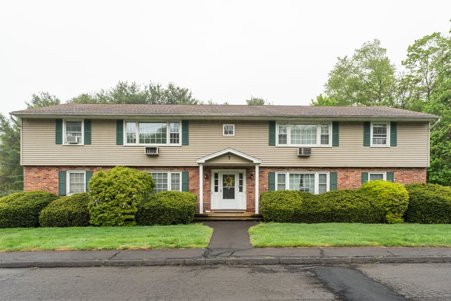 1789 Foxon Road  #APT 7B Photo 1