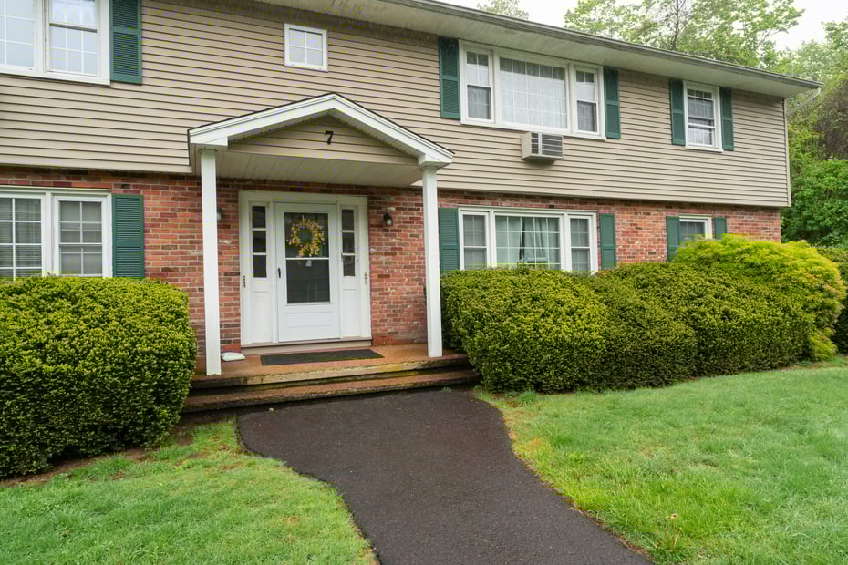 1789 Foxon Road  #APT 7B Photo 2