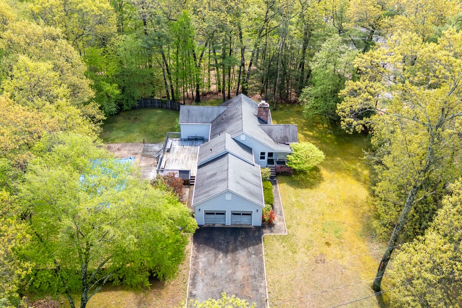 136 Stratton Brook Road Photo 2