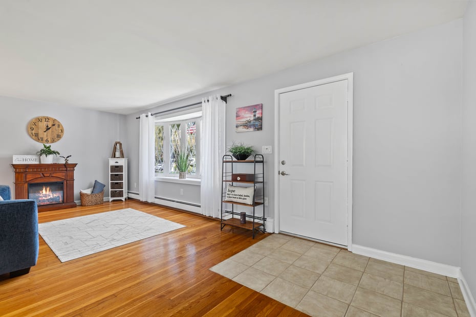 8 Dean Road Photo 4