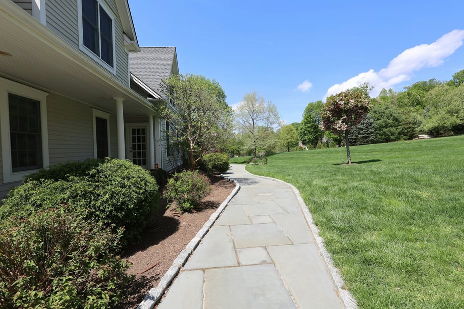 110 Nursery Road Photo 9