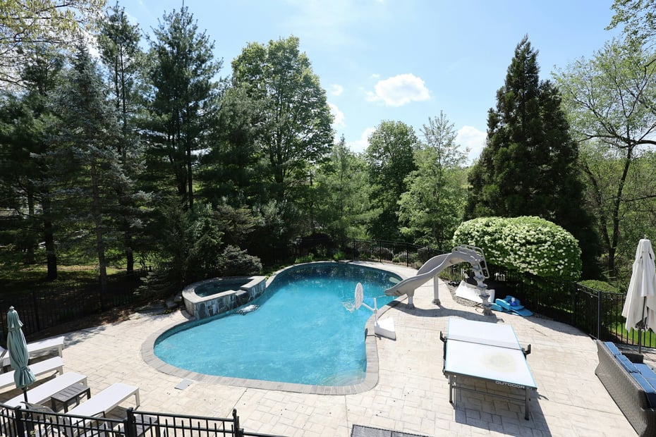 110 Nursery Road Photo 5