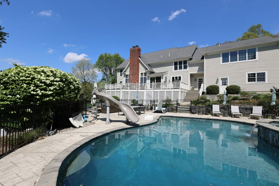 110 Nursery Road Photo 2