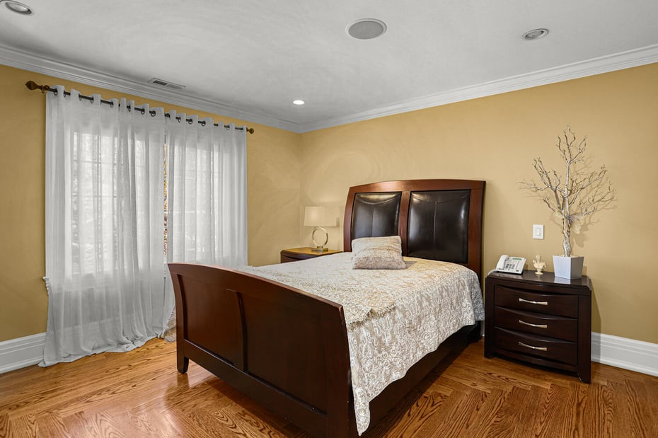 79 Comstock Hill Avenue Photo 22