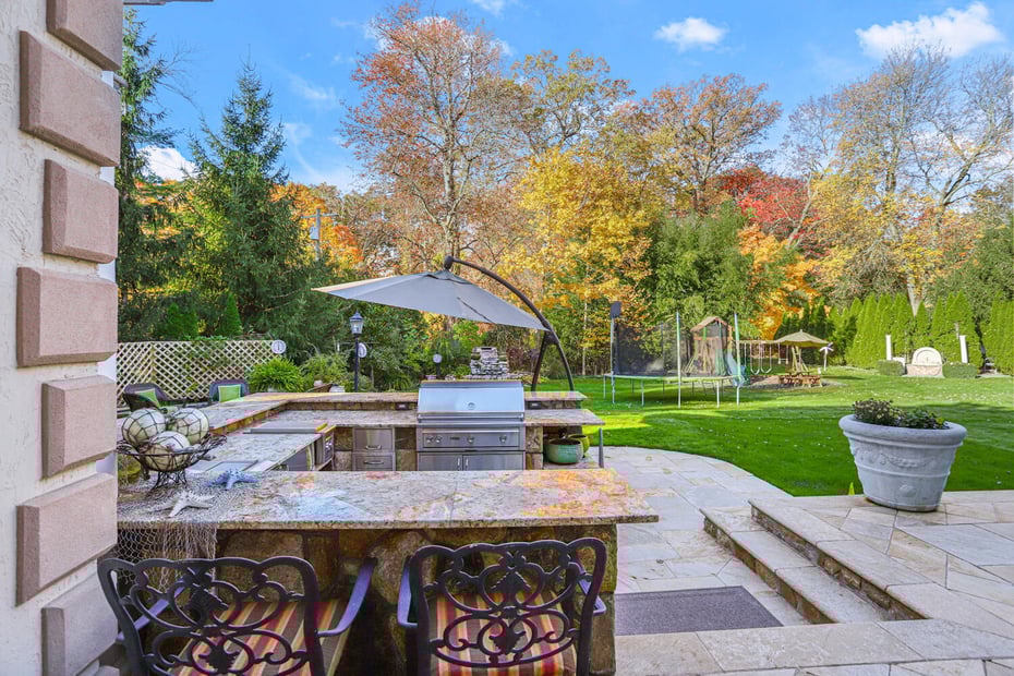 79 Comstock Hill Avenue Photo 31