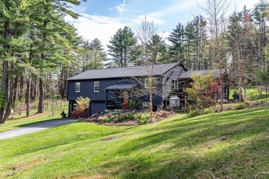 208 Low Road Photo 3