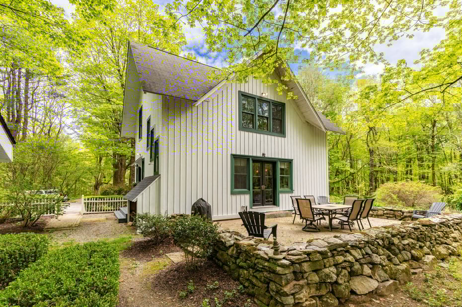 329 Litchfield Road Photo 2